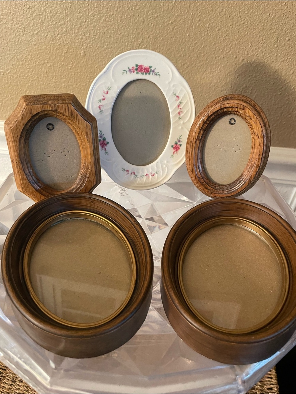 Small Round Picture Frames Lot of 5
